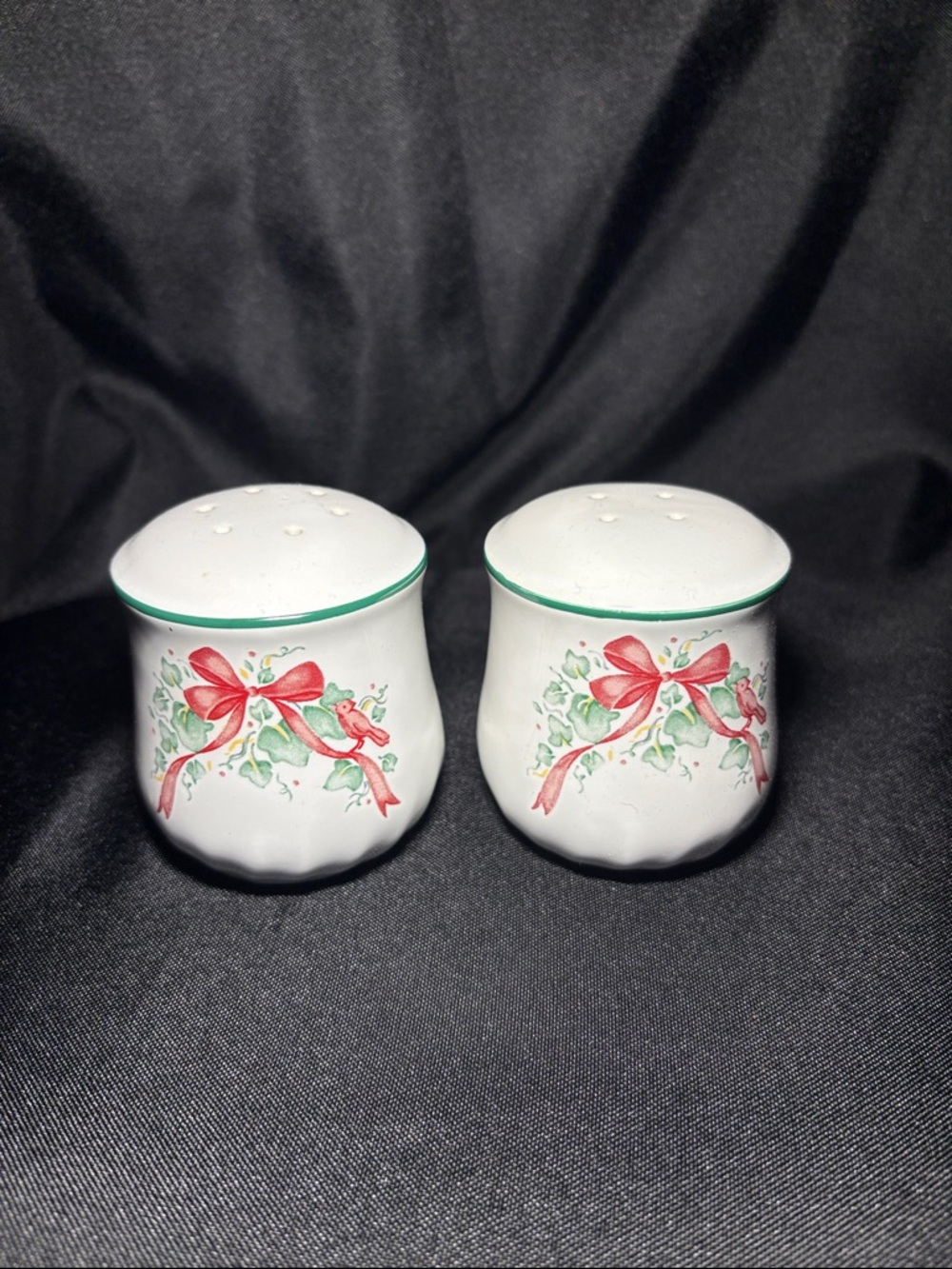 Corelle Coordinates Callaway Holiday Salt & Pepper Set